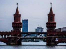 Brückenfahrt durch Berlin